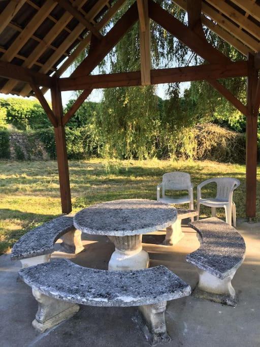Charmant T2 Au 1Er Dans Residence Avec Parc Arbore Saint-Pierre-le-Moutier Bagian luar foto